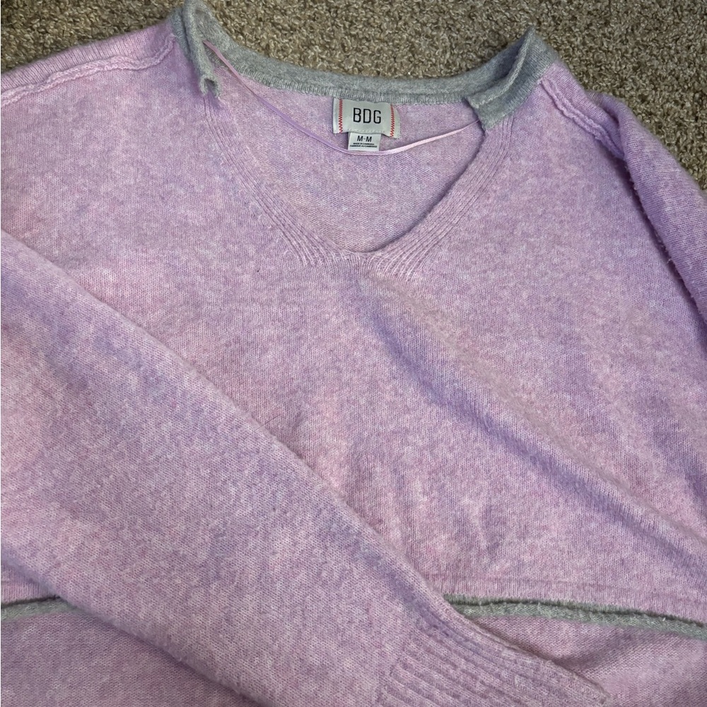 Urban outfitters Women's Light Purple and Gray V-Neck Sweater